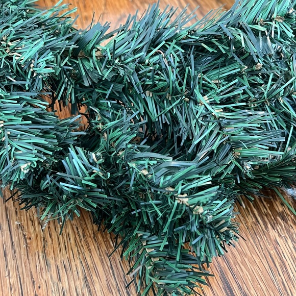 NWT CHRISTMAS WREATH 16in AROUND - Picture 2 of 5